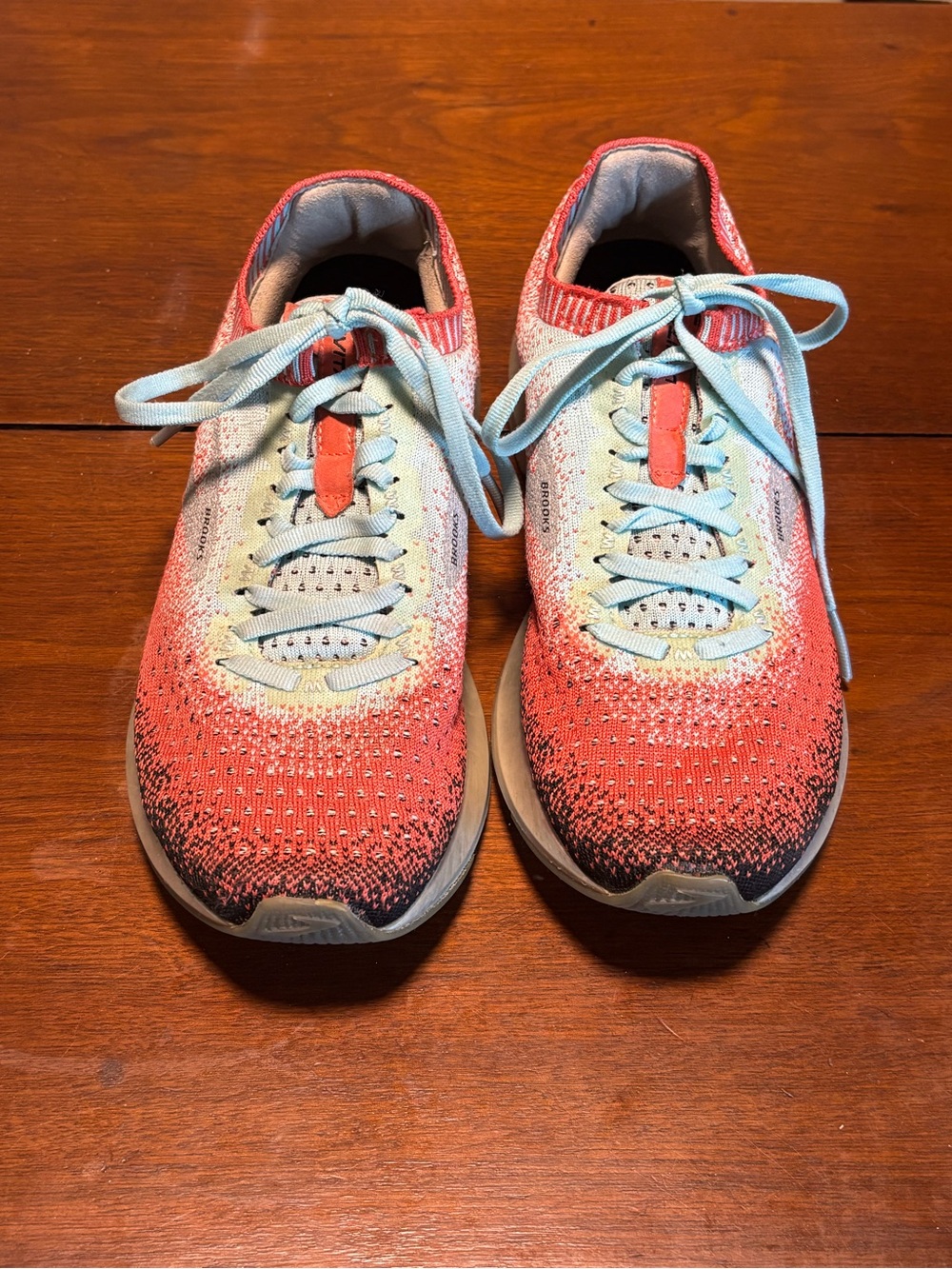 Size 7.5 - Brooks Levitate 2 Black/Blue/Coral - Picture 2 of 11